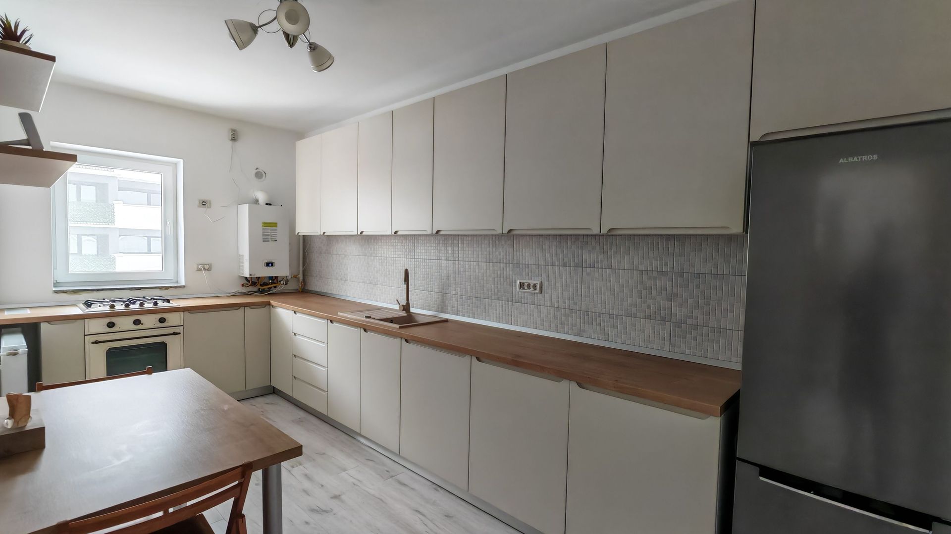 Garsoniera VIVAMUS(Rulmentul),mobilata, utilata,Parcare subterana - Poză 1