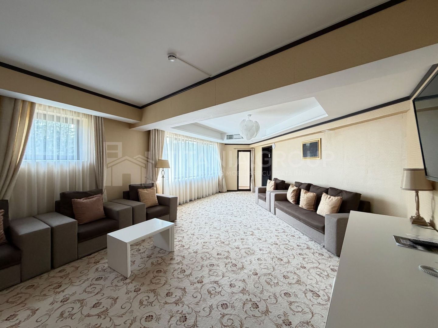 Hotel 4 stele, complet echipat, 85 camere, teren 5000 mp - Predeal - Poză 11