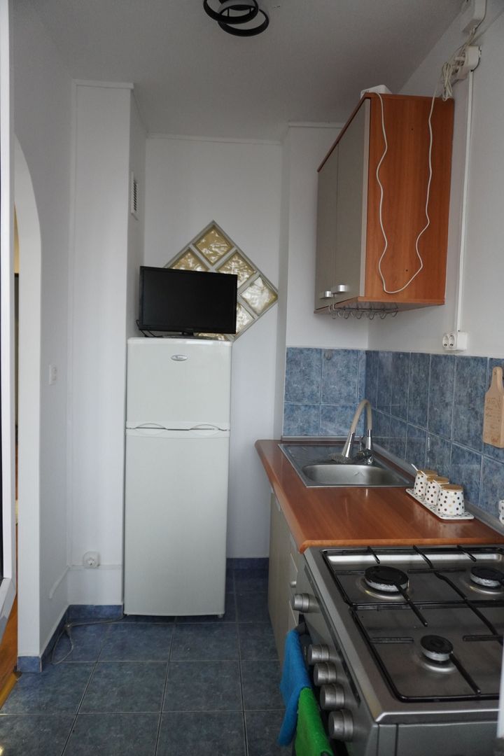 Garsonieră renovată, mobilă nouă, 3 min ParkLake, etaj 9 - Poză 7