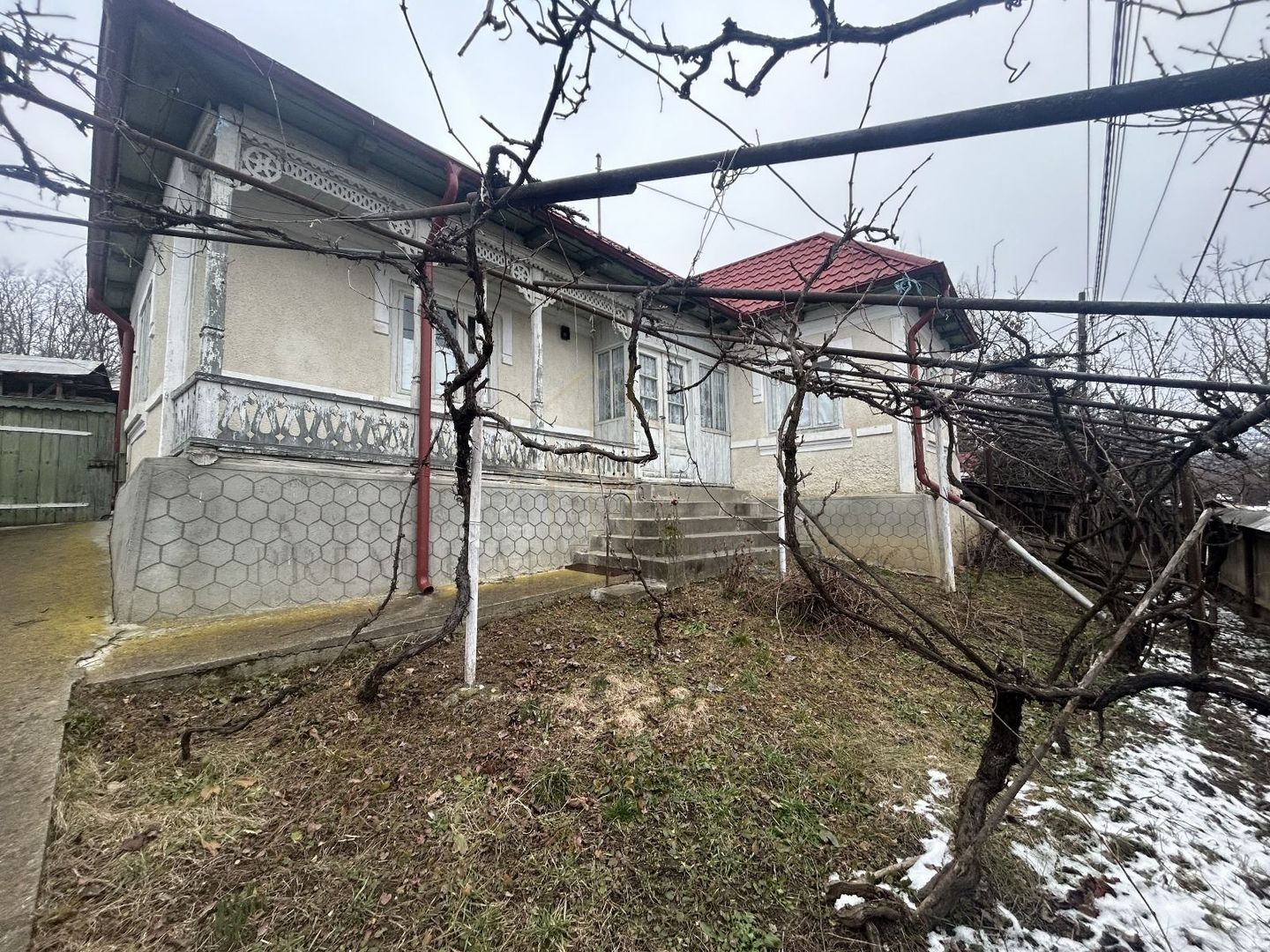 Casă bătrânească în Comuna Brătila - Poză 1