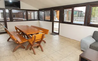 Vilă 5 dormitoare, 4 băi, 2 248mp teren, piscină. Preț: 229 000 E. - Poză 12