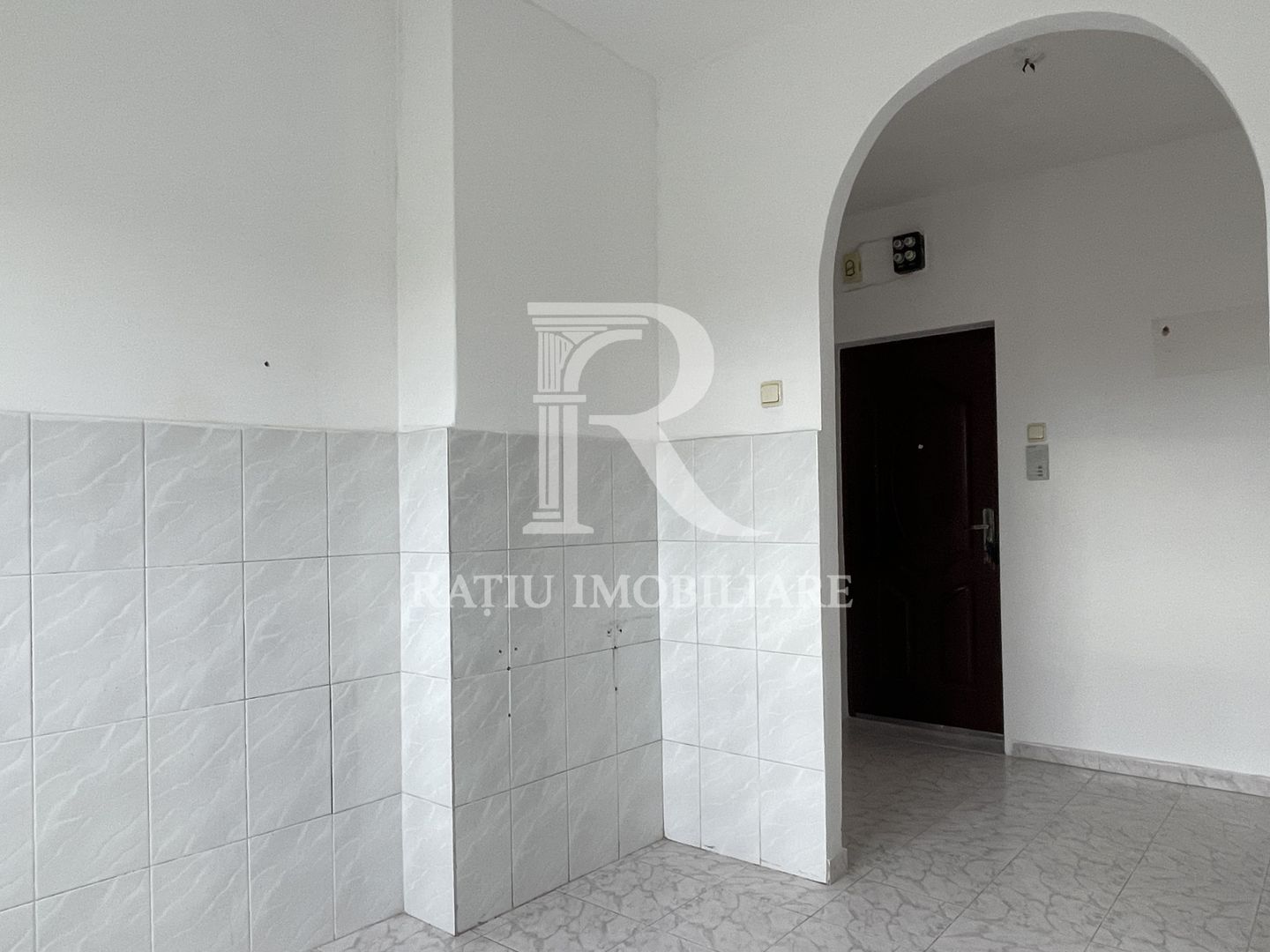 Apartament cu 3 camere | Magheru | Oradea - Poză 11