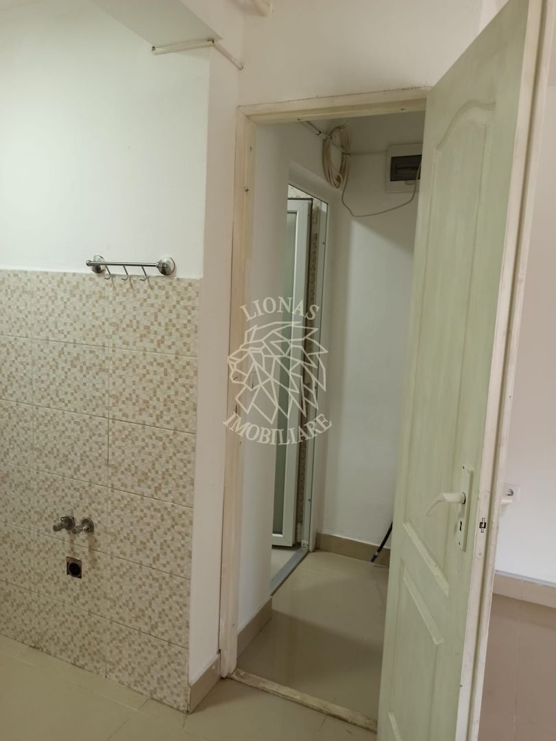 Spatiu Comercial 2 camere 30 mp-vitrina 3 m- Zona Imparatul Traian - Poză 4