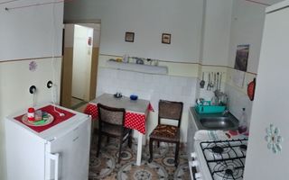 Metrou 1 Decembrie Apartament 2 Camere Decomandat Etaj 1/4 - Poză 4
