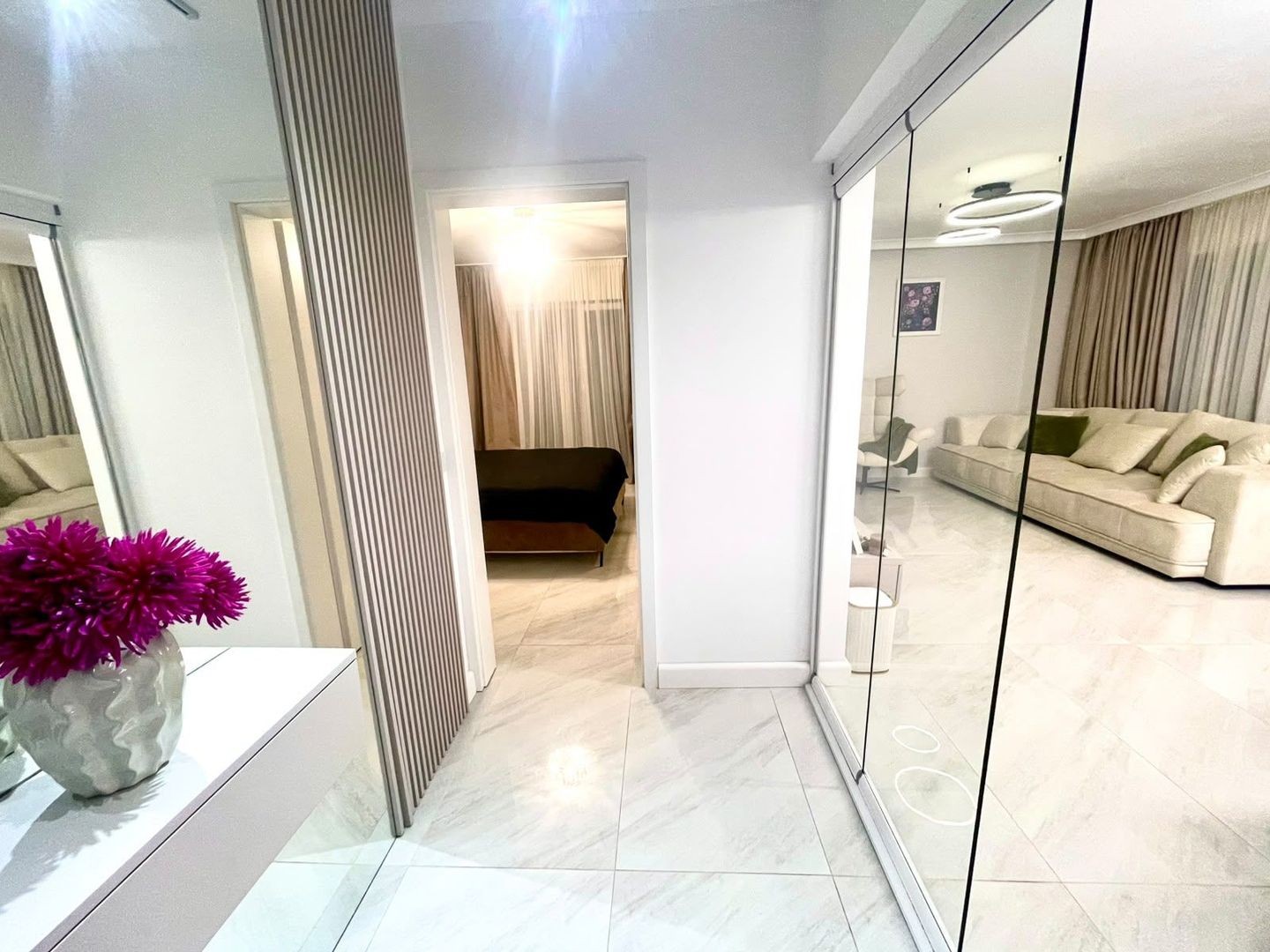Apartament 2 camere decomandate, etaj intermediar, terasa, parcare - Poză 4