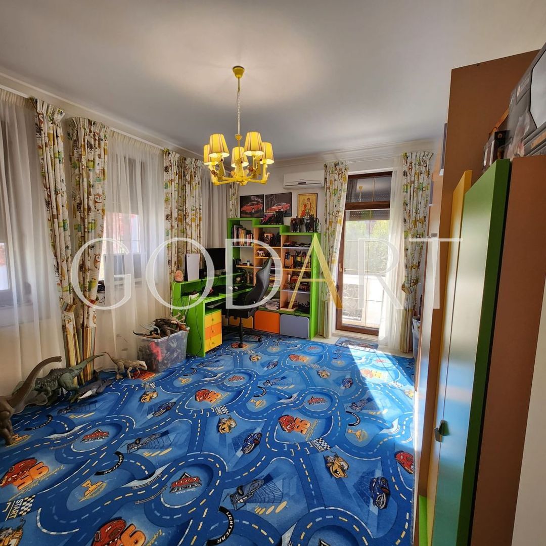 Resedinta exclusivista | Curte generoasa | Erou Iancu Nicolae - Poză 26