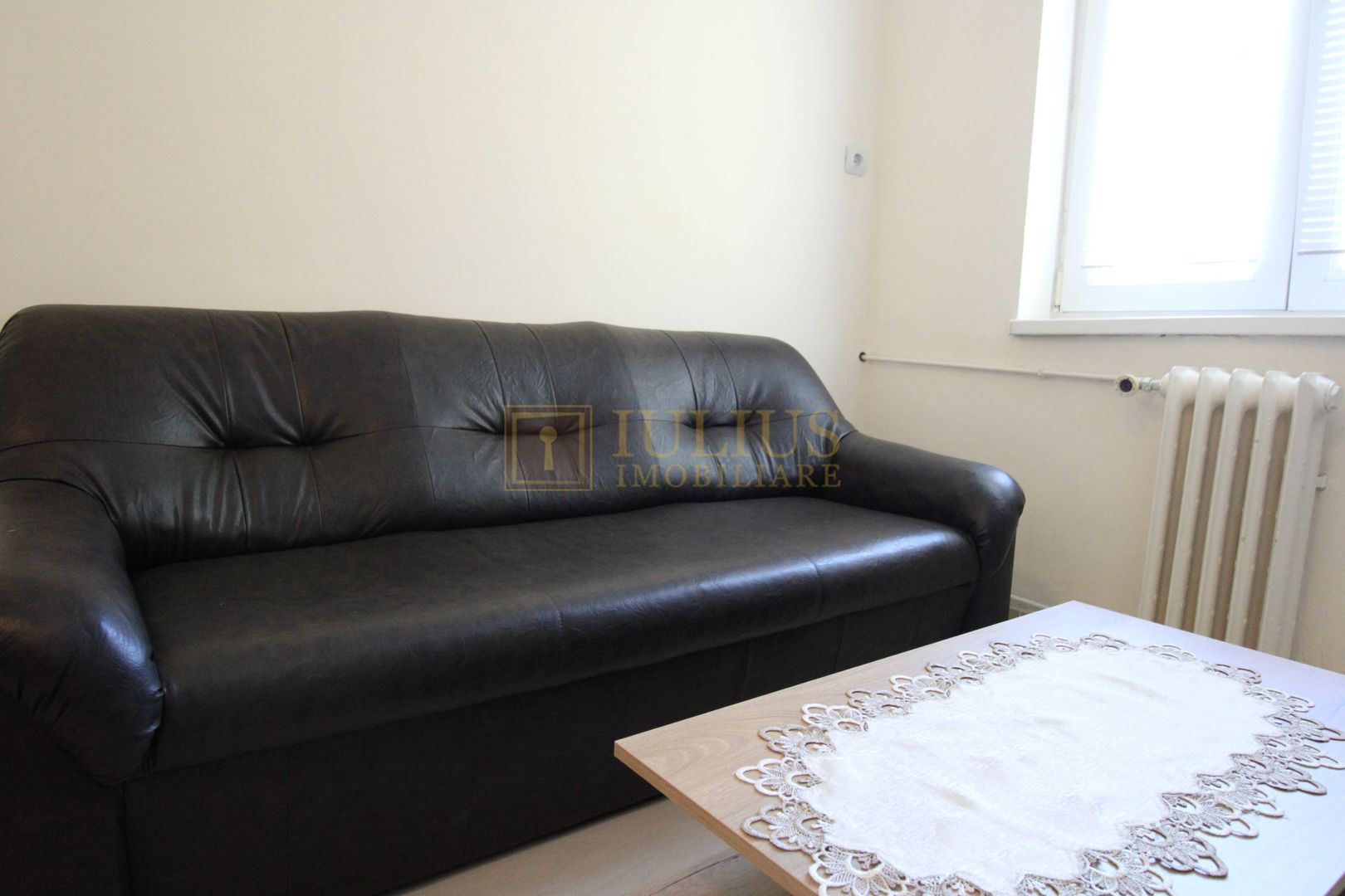 Medicina - Iulius Mall, dormitor cu pat matrimonial. - Poză 5