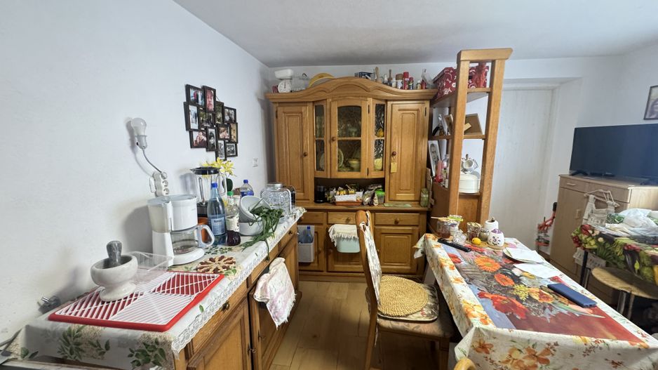 Casa individuala in Arpasu de Sus, teren mare, partial renovata - Poză 5