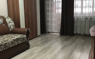 Vând apartament 3 camere - Poză 1
