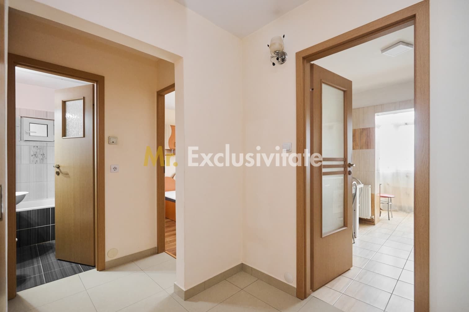 Apartament Mioveni , etajul 2 , decomandat ! - Poză 17