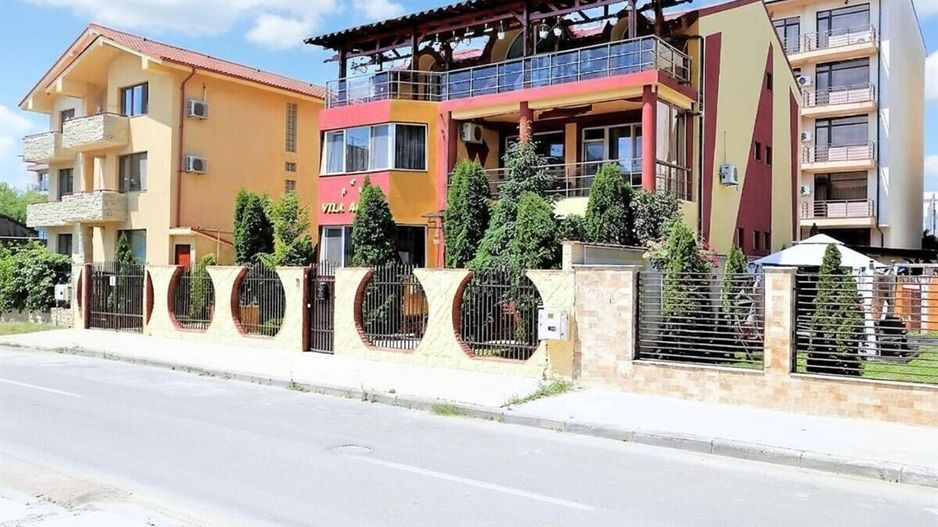 Mamaia Nord - Langa Mare, pensiune la cheie, 11 camere, 9 bai! - Poză 2