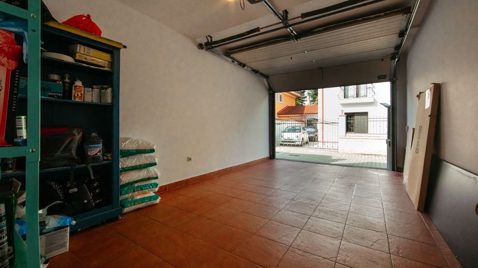 Vilă modernă  cu curte generoasă în Iancu Nicolae - Poză 26