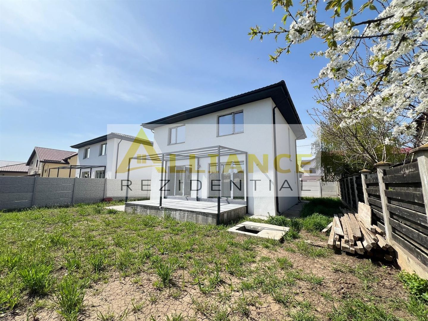 Vila Individuala - 5 camere-3 bai-Strada Miorita-500 M  de STV - Poză 8