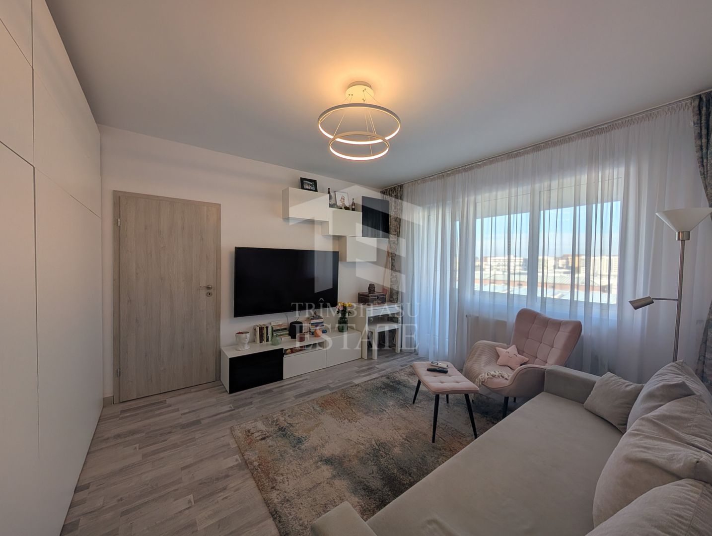 Apartament de 2 Camere Mobilat si Utilat complet + Loc de parcare - Poză 3
