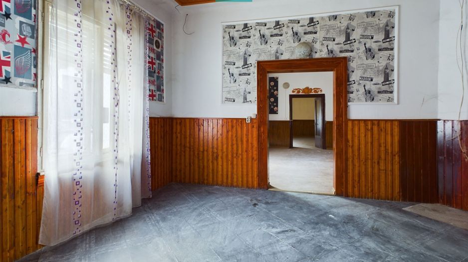 Apartament cu 3 camere în zonă Centrală, Lipova - Poză 15