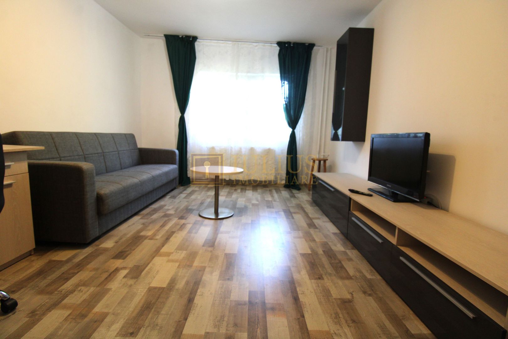 Apartament in zona Soarelui - Poză 1