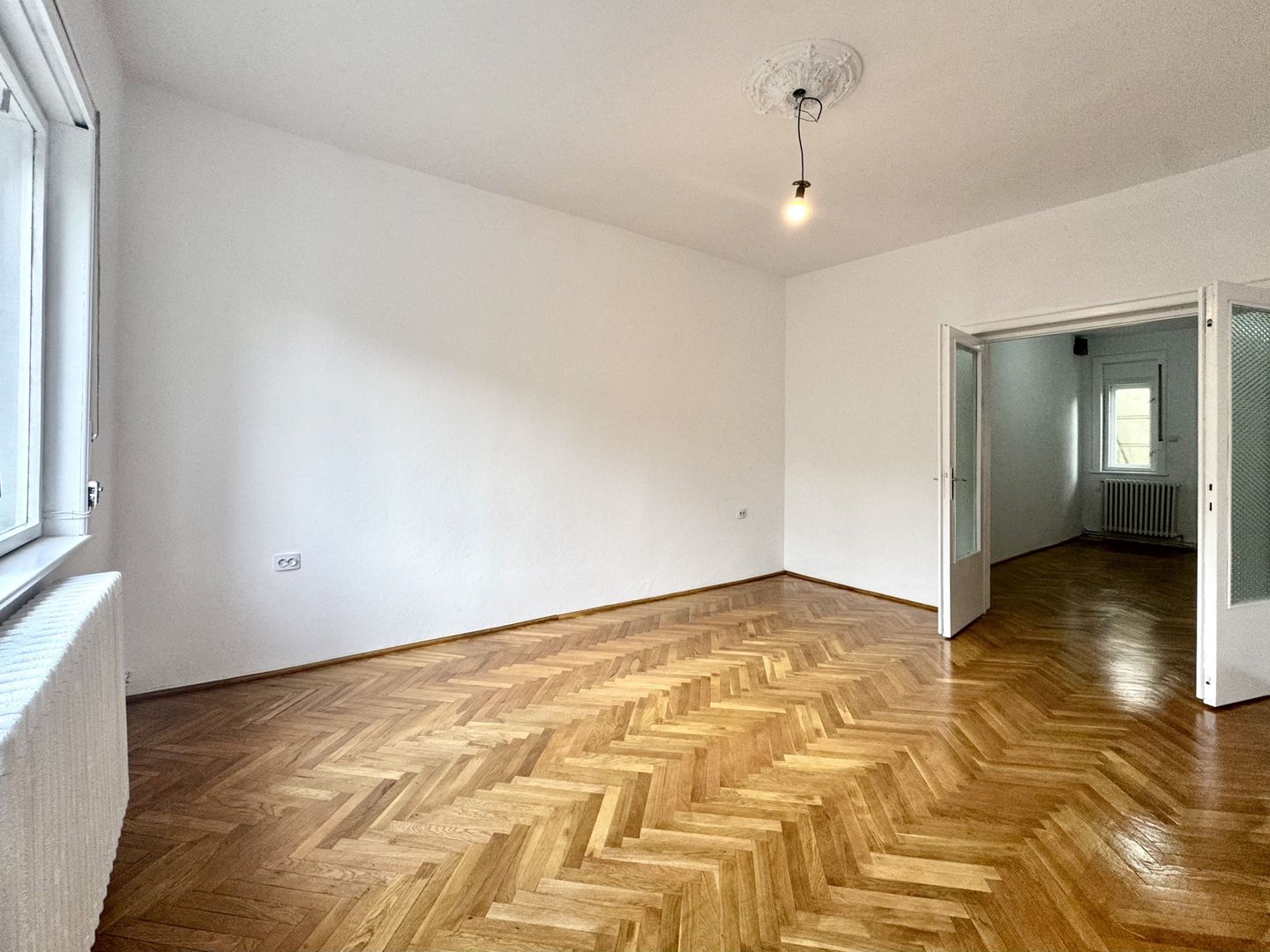 Apartament spațios într-o vilă, cu 2 garaje și terase – zona Iosefin - Poză 4