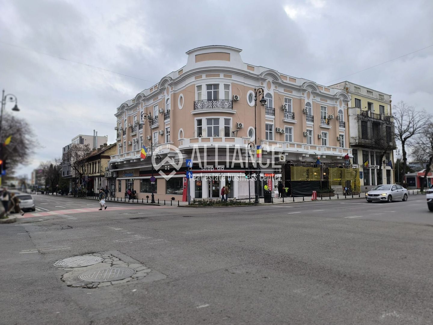 CENTRU HOTEL GRAND(COD03)- Cladire de birouri emblematica ! - Poză 1