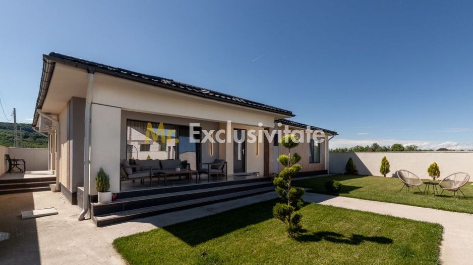 Casă de vânzare exclusivistă în Titesti, Arges - Poză 1