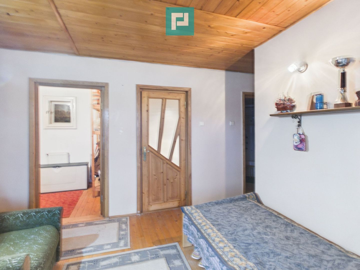 Vilă stil montan, 270 mp, teren 3000 mp - Poză 21