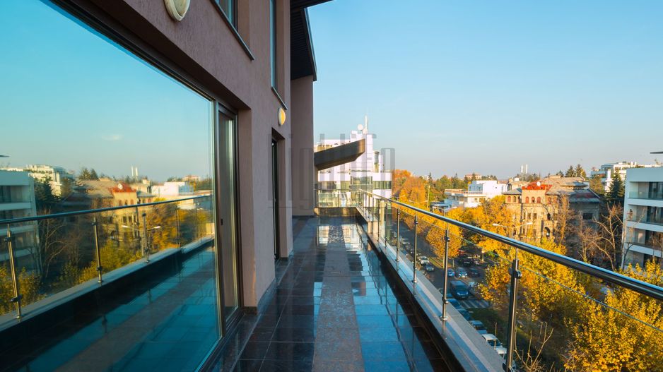 Penthouse de închiriat 5 camere Bdul Primăverii - Poză 1