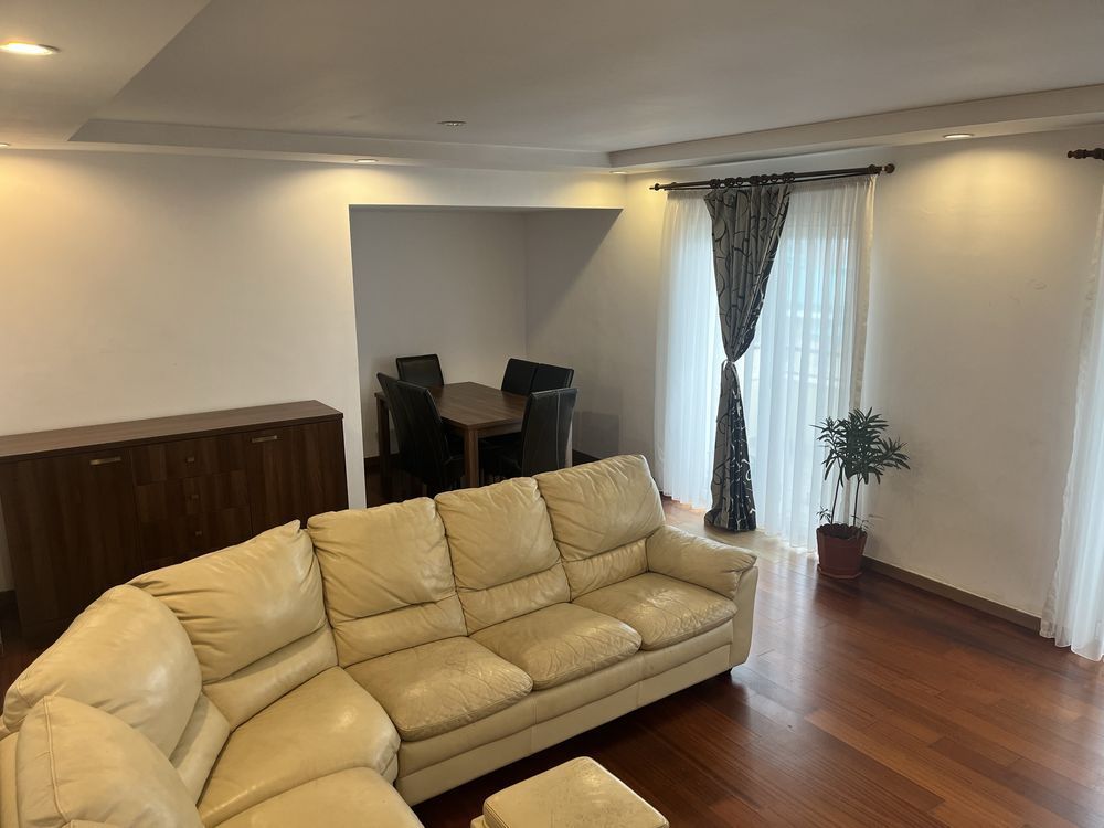 Apartament 3 camere la vanzare - Poză 2