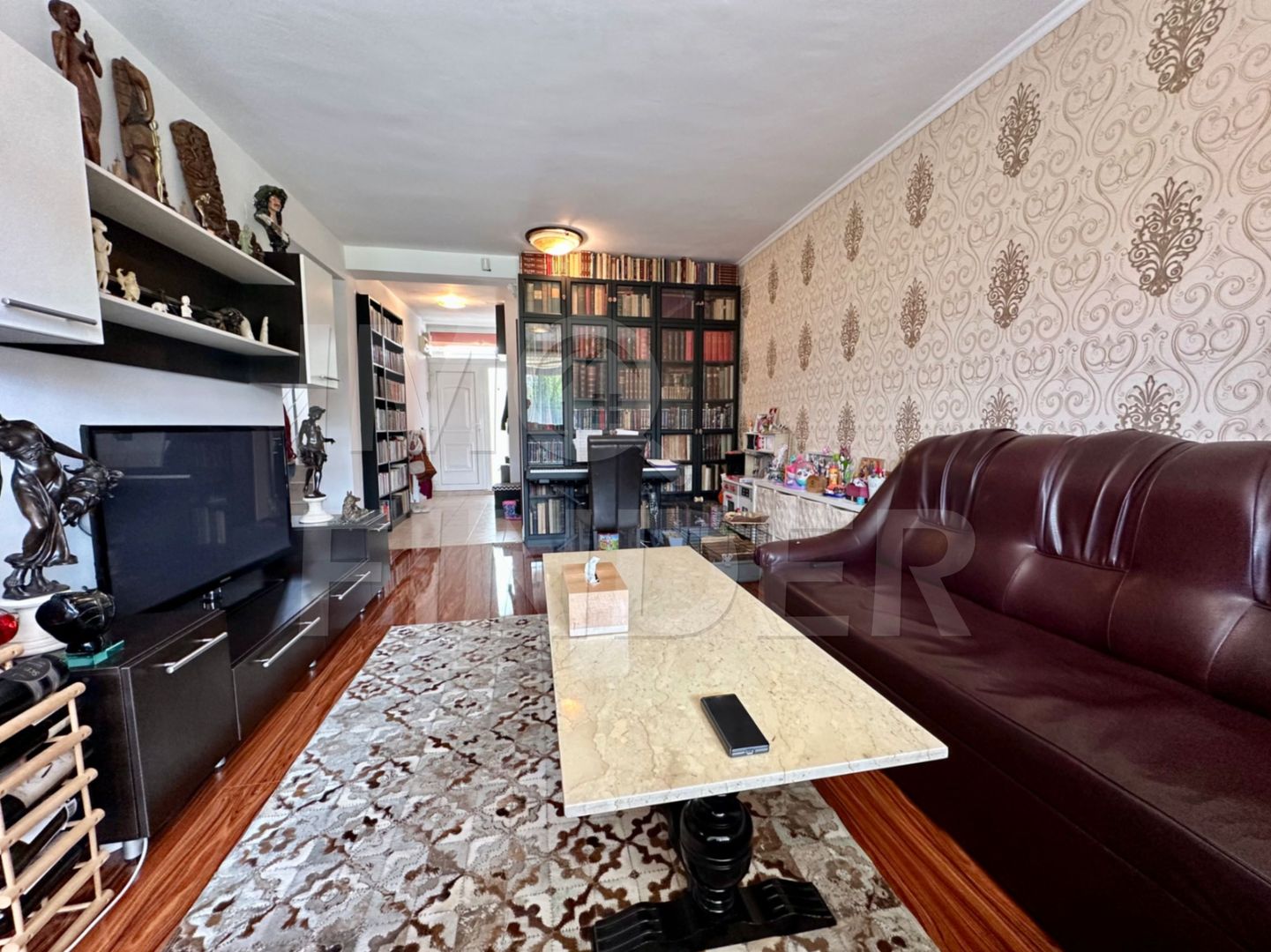 Duplex finisat cu garaj și 3 parcări - Bună Ziua – teren 231 mp - Poză 4