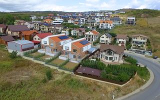Duplex modern in Voronet, 136 mp utili, garaj si teren 325 mp - Poză 2