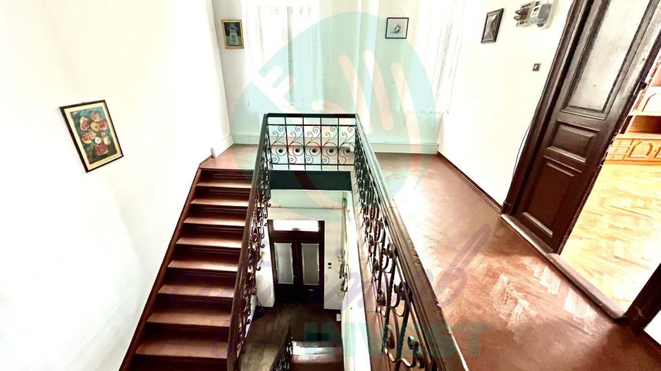 Ap. în Vilă– 4 camere | Ultracentral – Parcul Cișmigiu | Curte comună - Poză 3