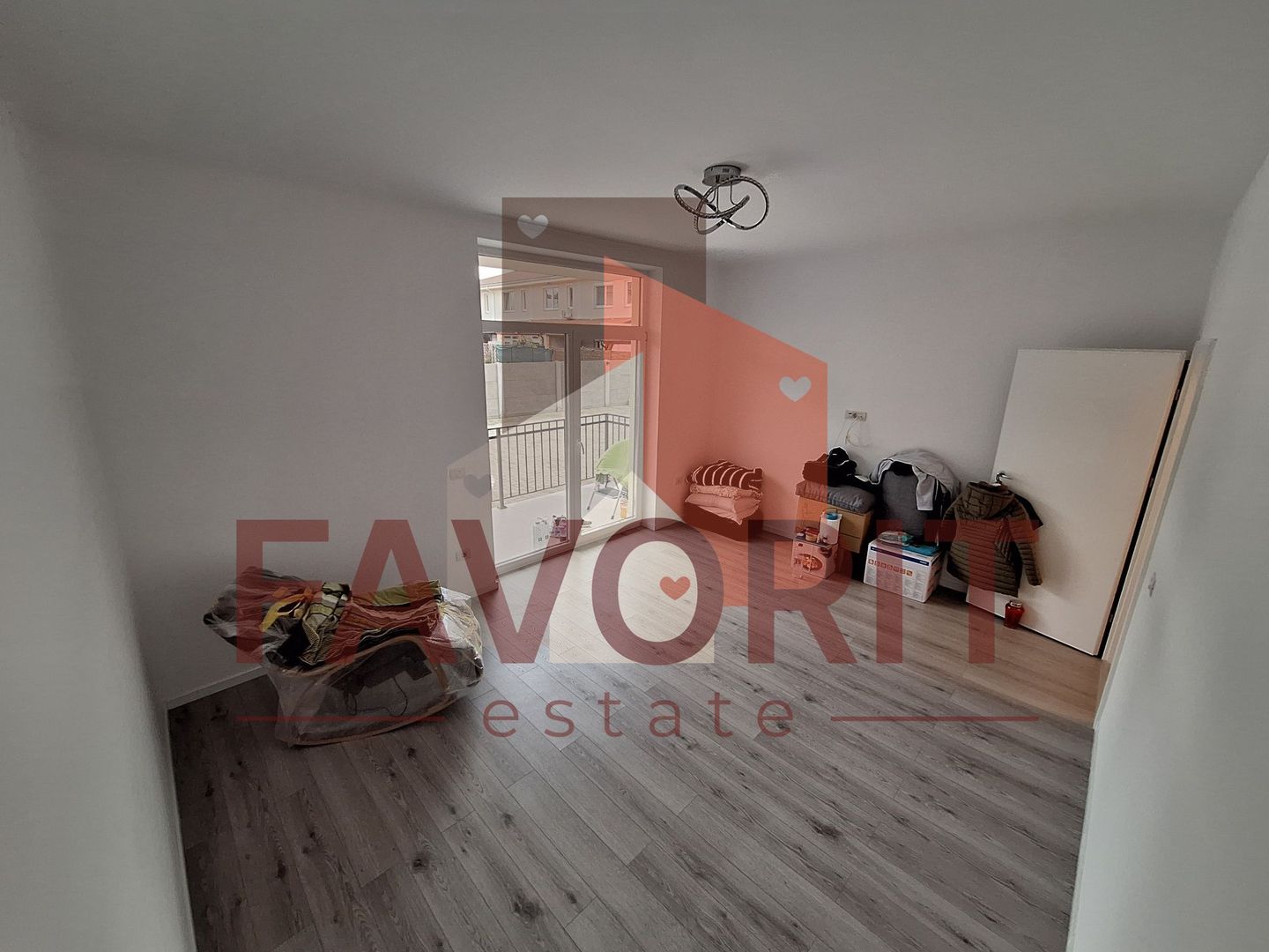 Apartament cu 2 camere in Braytim. Decomandat. Curte Proprie - Poză 1