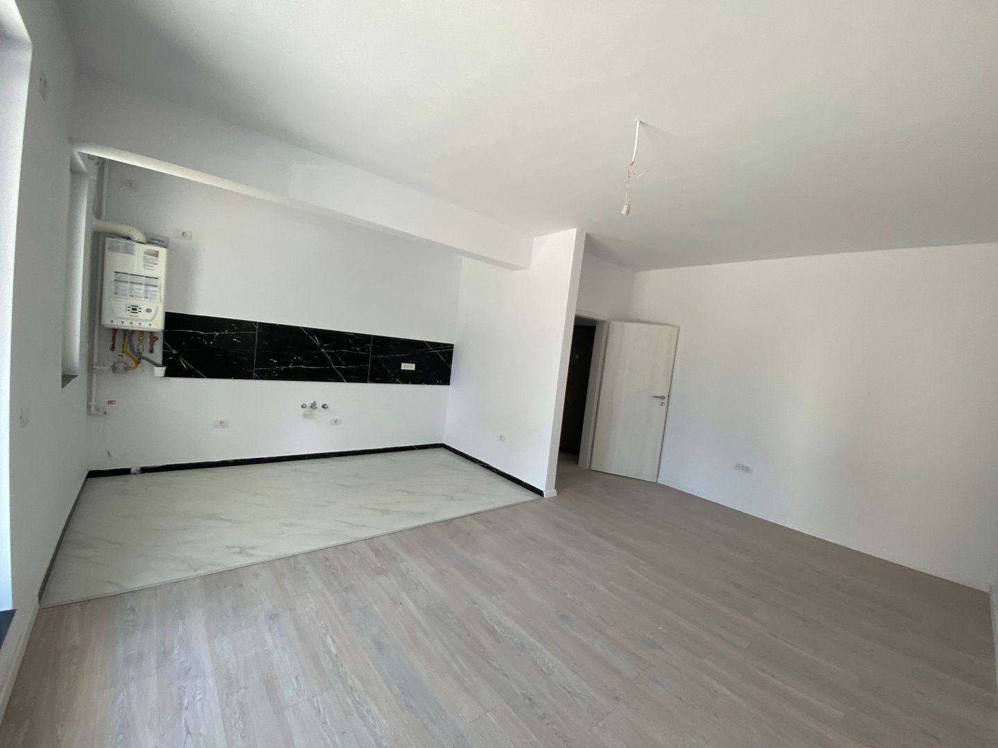 Giroc-Neptun | 3 Camere | Decomandat | Lift | Disponibil imediat - Poză 3