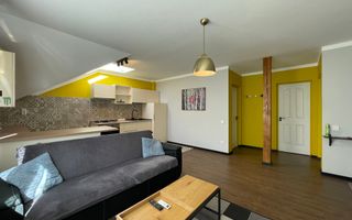 Apartament de închiriat cu 3 camere și parcare exterioară! - Poză 1