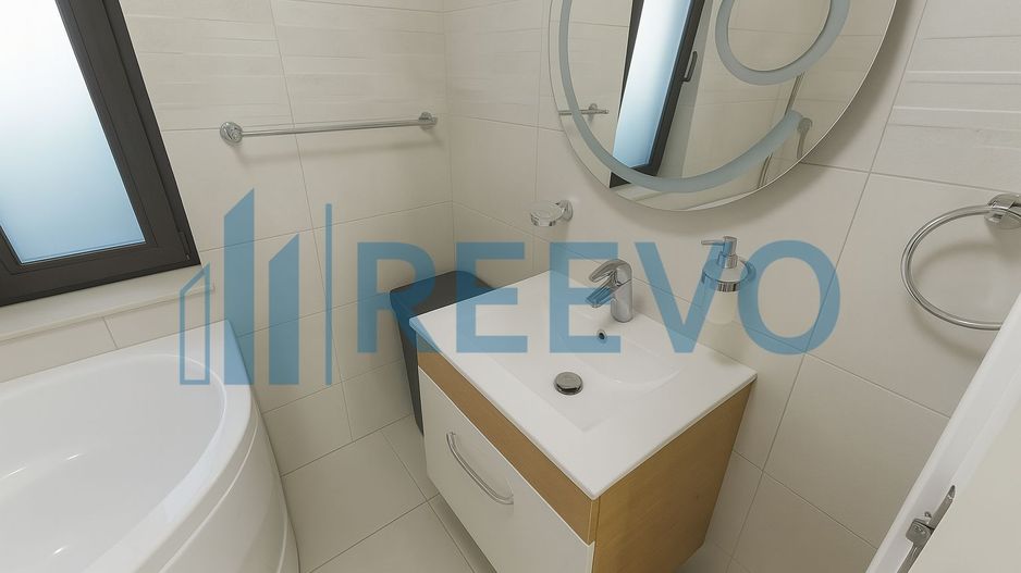 Proprietate Premium cu Două Case și Piscină în Hemeiuș - Poză 17