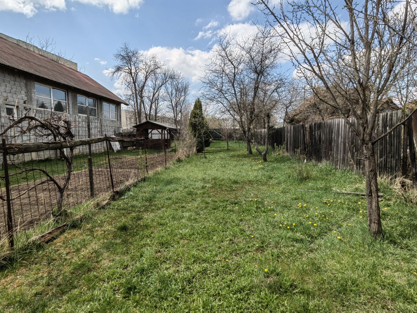 Casă cu 4 camere si teren zona Ciucului 120 m² - Poză 11