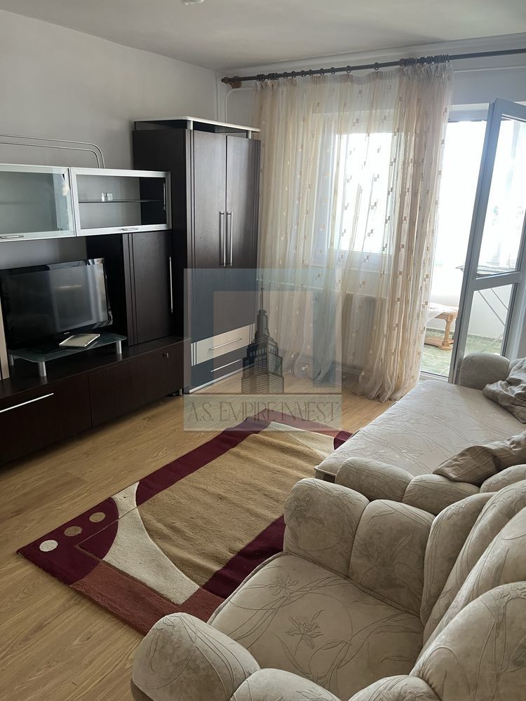 De vânzare apartament 3 camere/ Ghimbav - Poză 1