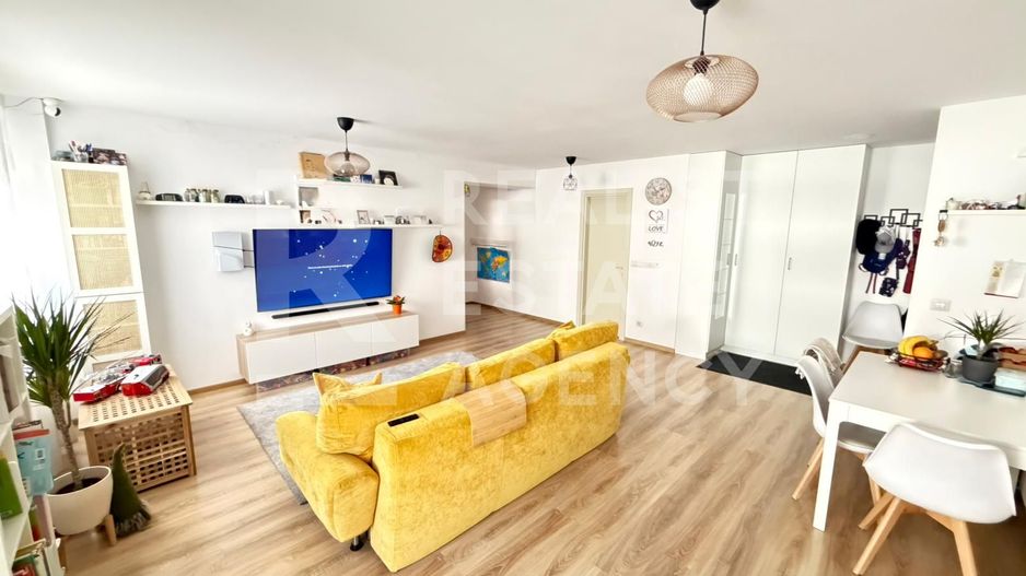 3 camere | Hils Pallady - Poză 1