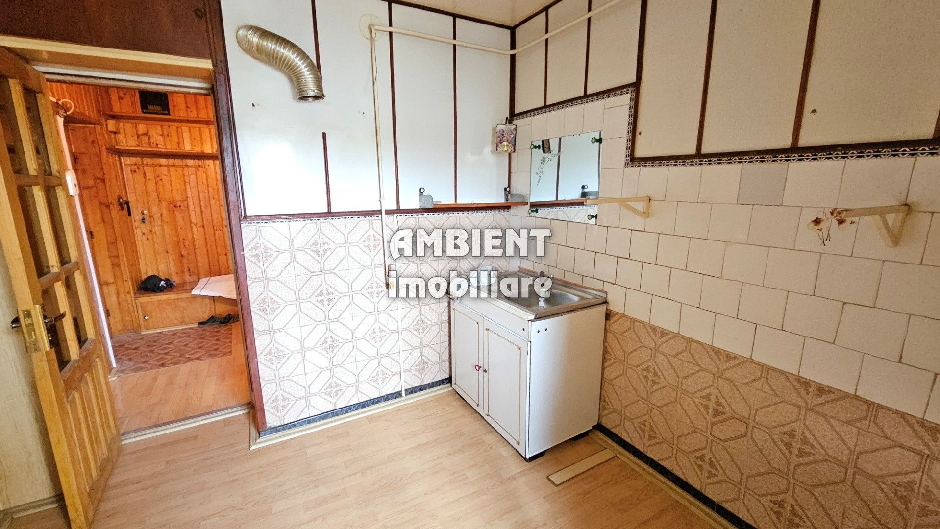 Apartament cu 2 camere, etaj 4, zona TRAIAN; - Poză 3