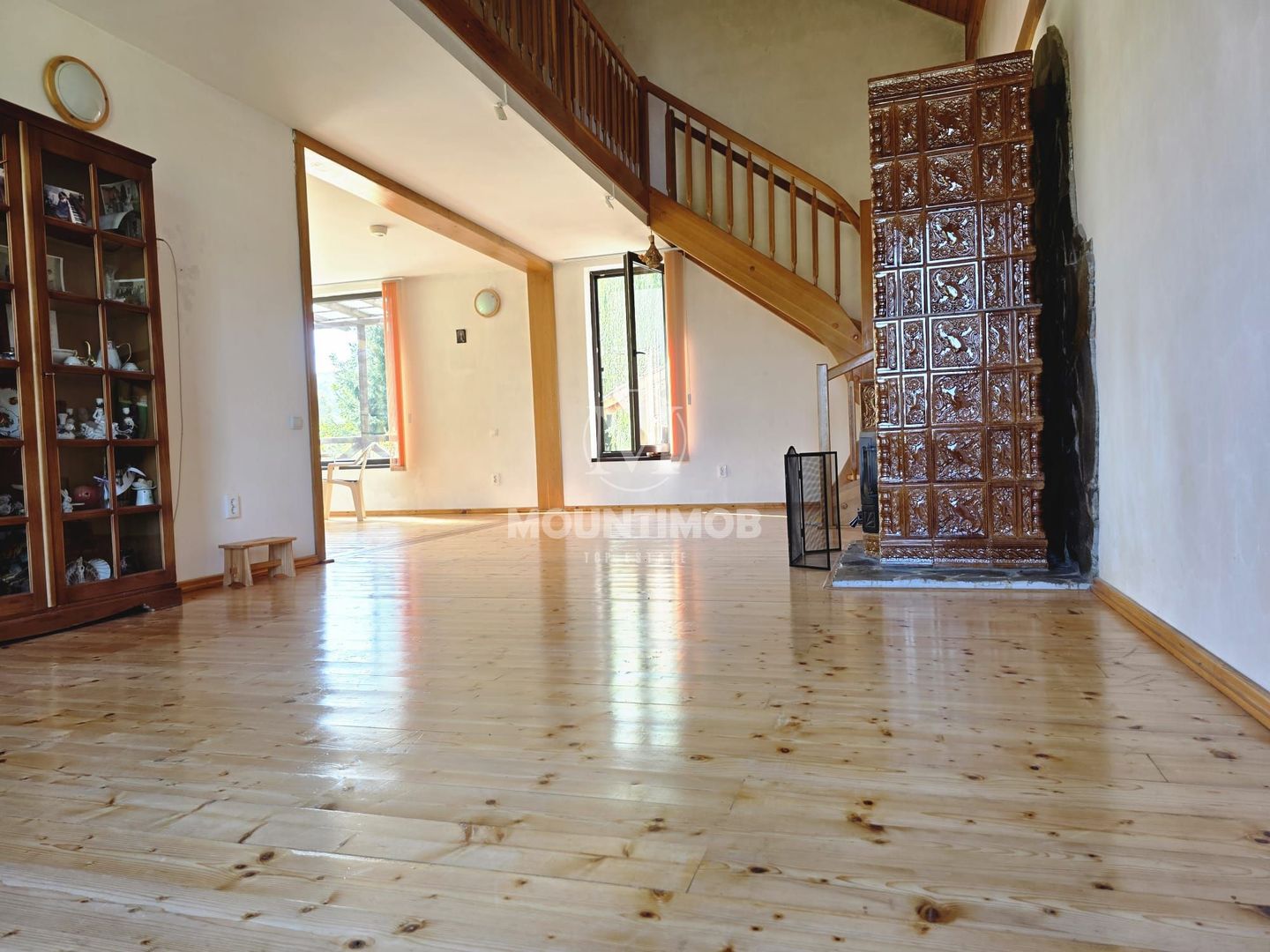 Casa de vacanta in inima padurii, 150 mp/utili, teren 1960 mp, Vulcan - Poză 14