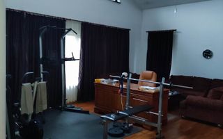 Vila 5 camere , zona Petru Rares -demisol+parter+etaj , pret negociabil ! - Poză 2