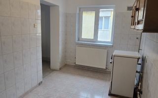 Garsonieră spațioasă de vanzare | centrala proprie | vedere superba. - Poză 2