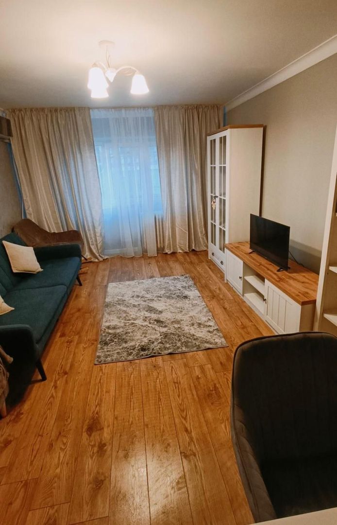 Închiriere apartament 3 camere Tineretului - Poză 2
