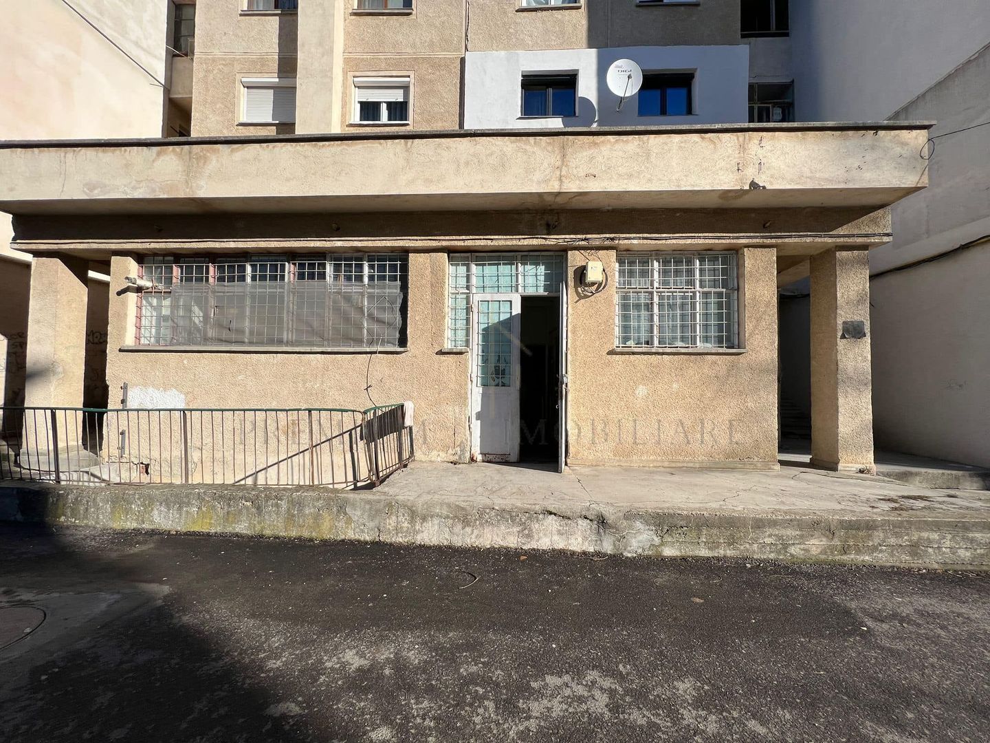 Spatiu Comercial De inchiriat / vanzare - Zona centrala Onesti - Poză 5