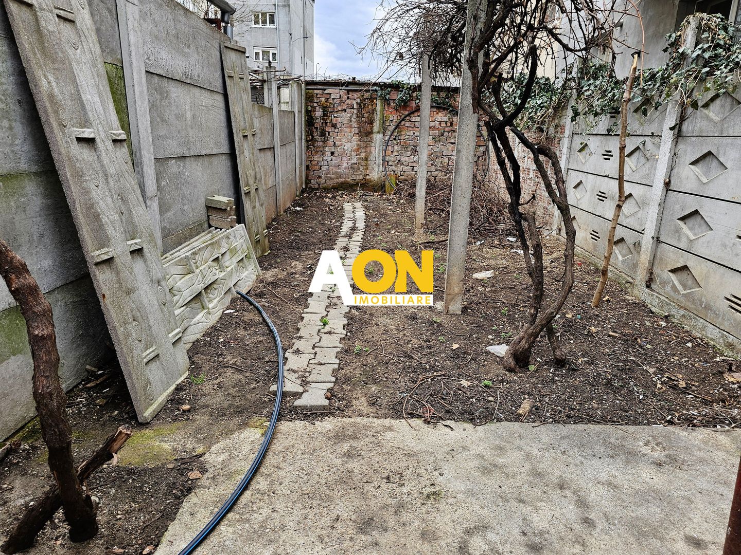 Casa de locuit si spatiu comercial, Cetate - Poză 2