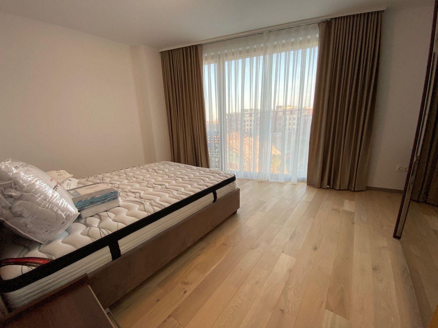 Apartament bloc nou 3 camere - parcare subterana - Poză 11