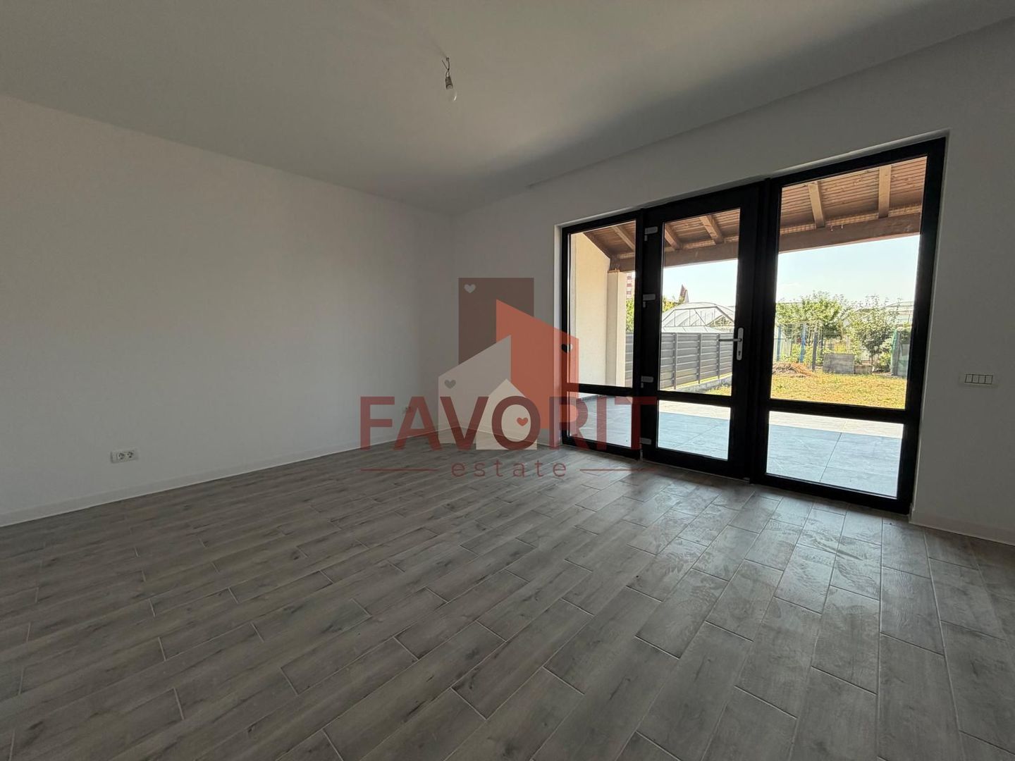 Duplex despartit | 5 camere | Garaj | Finisaje premium | 3 bai |Asfalt - Poză 4