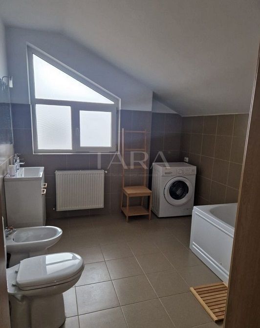 Apartament spațios cu 4 camere, în zona centrală Eroilor, Floresti. - Poză 9