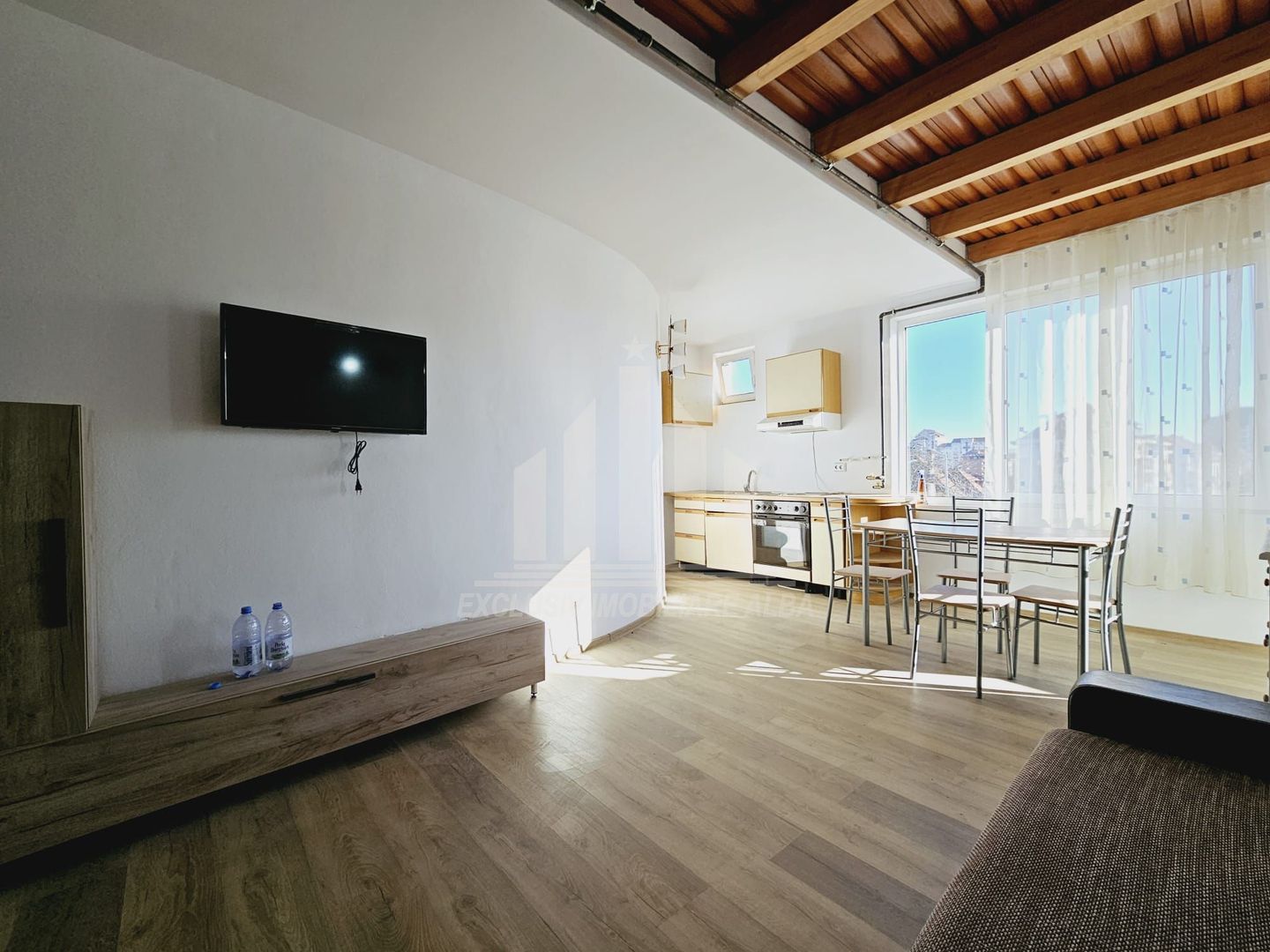 Apartament cu 3 camere decomandate, Centru - Poză 1