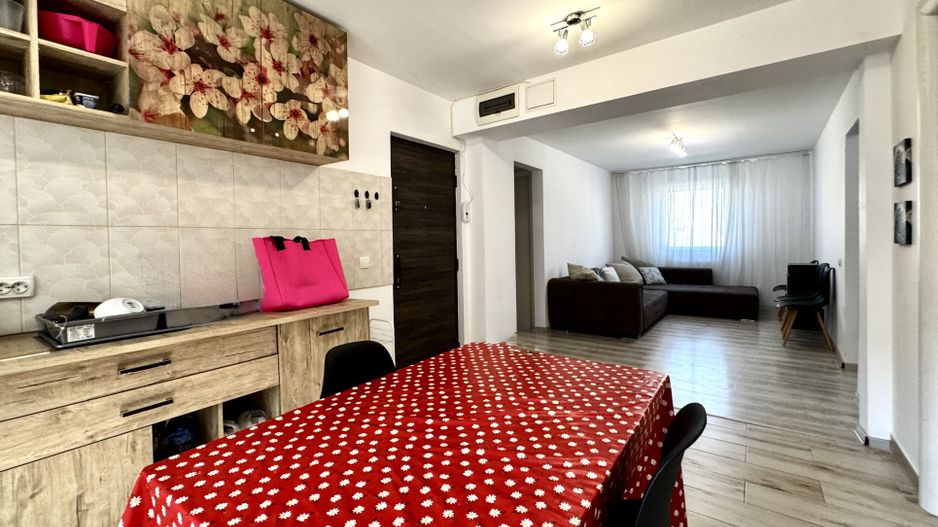 Apartament 4 camere, spațios, in zona Centralǎ- Piața Mǎrǎști - Poză 3