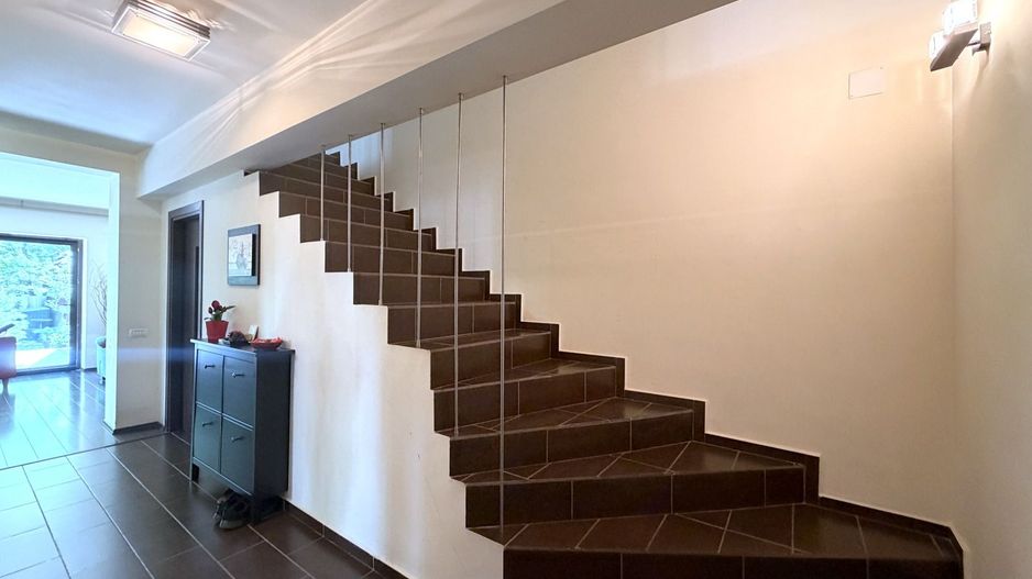 Vilă cu ieșire directă în Pădurea Băneasa – zonă Liceul Francez, Nord București - Poză 11