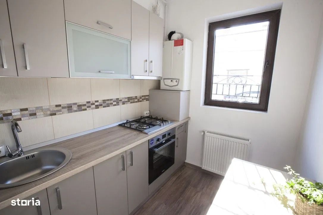 AP. 2 CAMERE- OBOR, CENTRALA, BUCATARIE INCHISA, PARCARE, CURTE - Poză 2